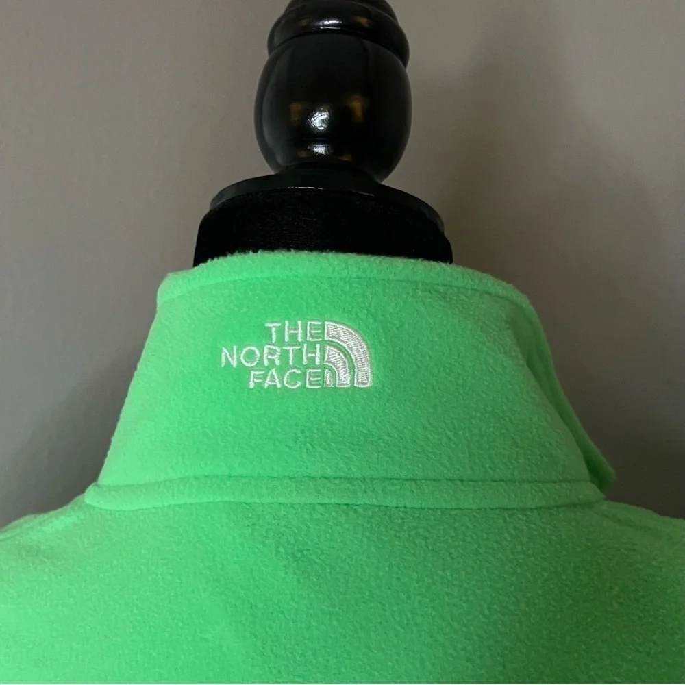 The North Face men’s size small neon green 1/2 zip fleece pullover (unisex)